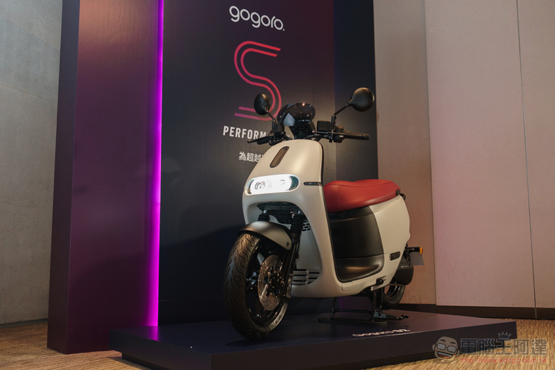 價位不變性能升級 Gogoro 2 / 3 系列新年式降臨:皮帶傳動、內建胎壓偵測「輕量化輪框」 - 電腦王阿達 價位不變性能升級 Gogoro 2 / 3 系列新年式降臨:皮帶傳動、內建胎壓偵測「輕量化輪框」 - 電腦王阿達