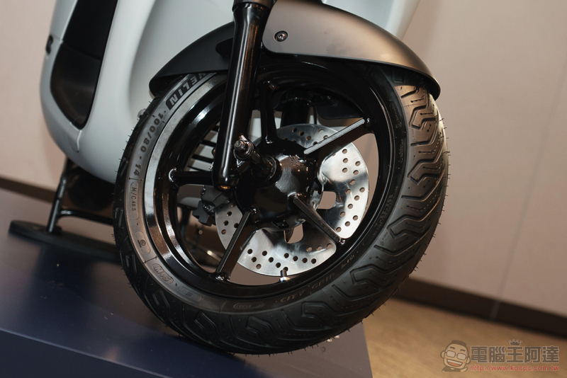 價位不變性能升級 Gogoro 2 / 3 系列新年式降臨:皮帶傳動、內建胎壓偵測「輕量化輪框」 - 電腦王阿達 價位不變性能升級 Gogoro 2 / 3 系列新年式降臨:皮帶傳動、內建胎壓偵測「輕量化輪框」 - 電腦王阿達