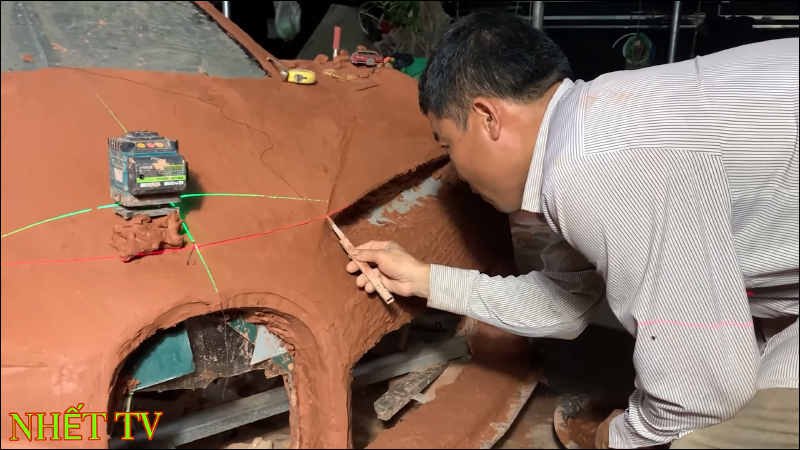 國外農夫神人土炮打造 Bugatti Chiron 山豬王,靠的就是泥土 - 電腦王阿達 國外農夫神人土炮打造 Bugatti Chiron 山豬王,靠的就是泥土 - 電腦王阿達