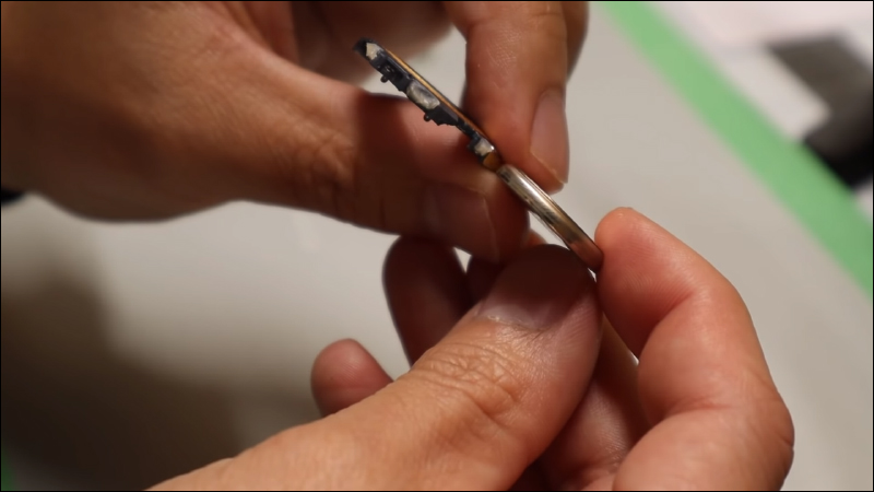 國外神人成功將 AirTag 移植到 3.8mm 超薄卡片放入錢包,厚度只有原本不到一半! - 電腦王阿達 國外神人成功將 AirTag 移植到 3.8mm 超薄卡片放入錢包,厚度只有原本不到一半! - 電腦王阿達