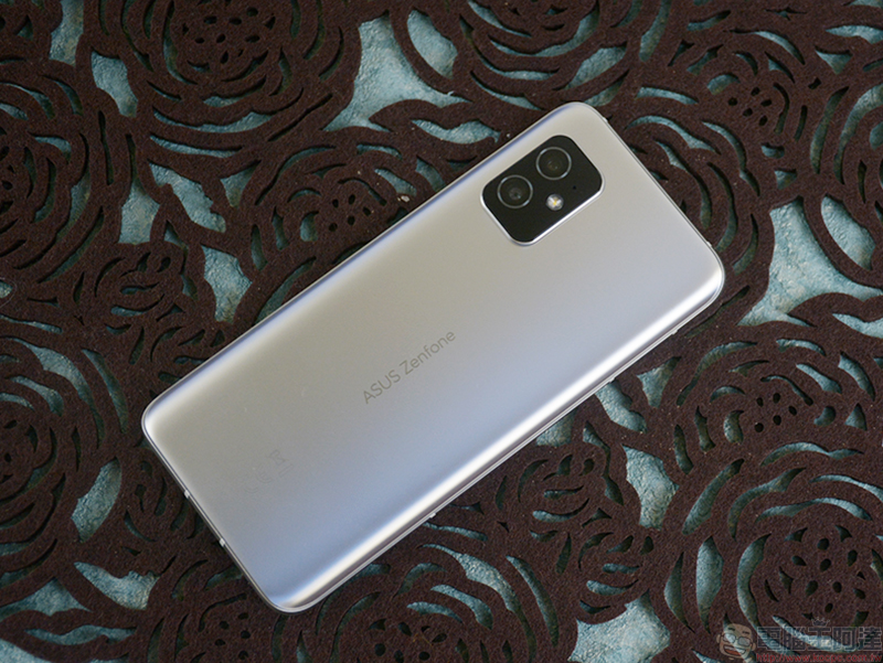 ZenFone 8 快速動手玩,麻雀雖小,效能、電力絕不打折 - 電腦王阿達 ZenFone 8 快速動手玩,麻雀雖小,效能、電力絕不打折 - 電腦王阿達