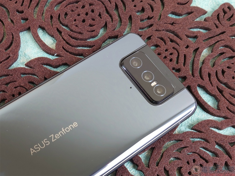 ZenFone 8 Flip 快速動手玩,翻轉鏡頭基因繼續保留 - 電腦王阿達 ZenFone 8 Flip 快速動手玩,翻轉鏡頭基因繼續保留 - 電腦王阿達
