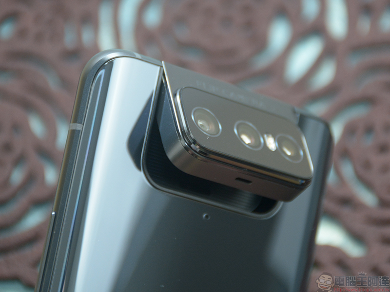 ZenFone 8 Flip 快速動手玩,翻轉鏡頭基因繼續保留 - 電腦王阿達 ZenFone 8 Flip 快速動手玩,翻轉鏡頭基因繼續保留 - 電腦王阿達