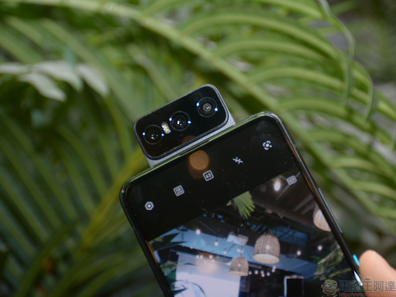ZenFone 8 Flip 快速動手玩,翻轉鏡頭基因繼續保留 - 電腦王阿達 ZenFone 8 Flip 快速動手玩,翻轉鏡頭基因繼續保留 - 電腦王阿達
