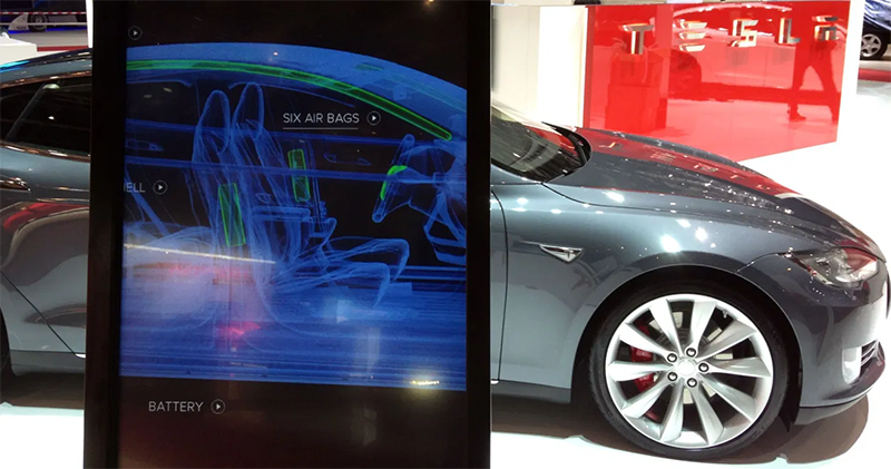 Tesla 爆能被空拍機無線破解的中控解鎖漏洞 Tesla 爆能被空拍機無線破解的中控解鎖漏洞