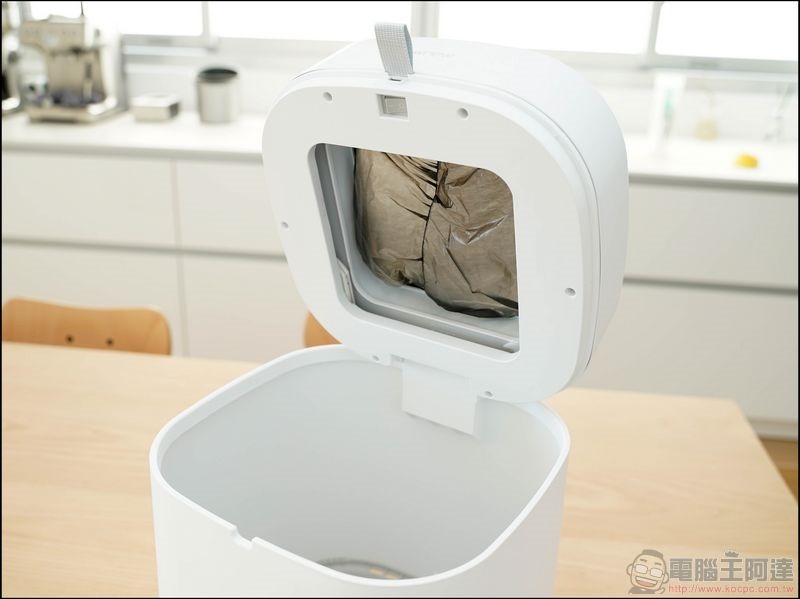 拓牛T Air LITE 全自動垃圾桶 開箱 - (2) 拓牛T Air LITE 全自動垃圾桶 開箱 - (2)