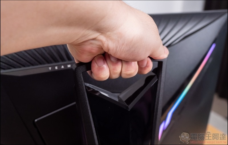 AORUS FI32Q Gaming Monitor 開箱 - 07 AORUS FI32Q Gaming Monitor 開箱 - 07