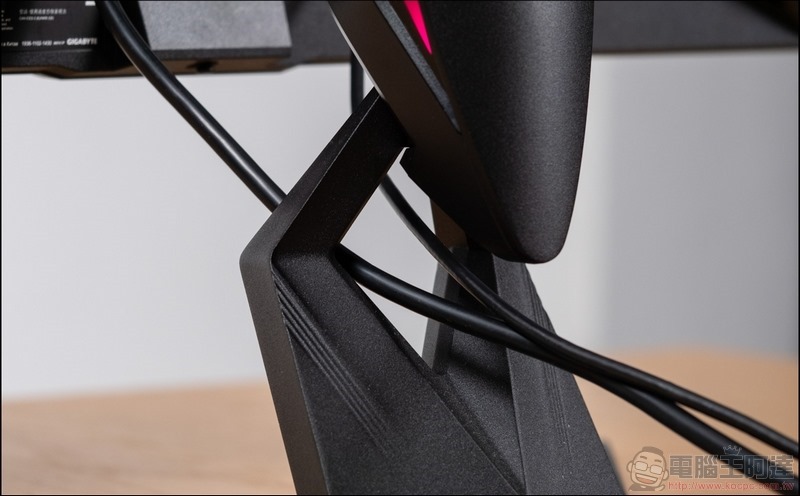 AORUS FI32Q Gaming Monitor 開箱 - 10 AORUS FI32Q Gaming Monitor 開箱 - 10