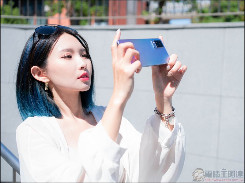 vivo V21 5G 開箱:前置雙柔光燈+前後雙光學防手震,怎麼拍都美 - 電腦王阿達 vivo V21 5G 開箱:前置雙柔光燈+前後雙光學防手震,怎麼拍都美 - 電腦王阿達