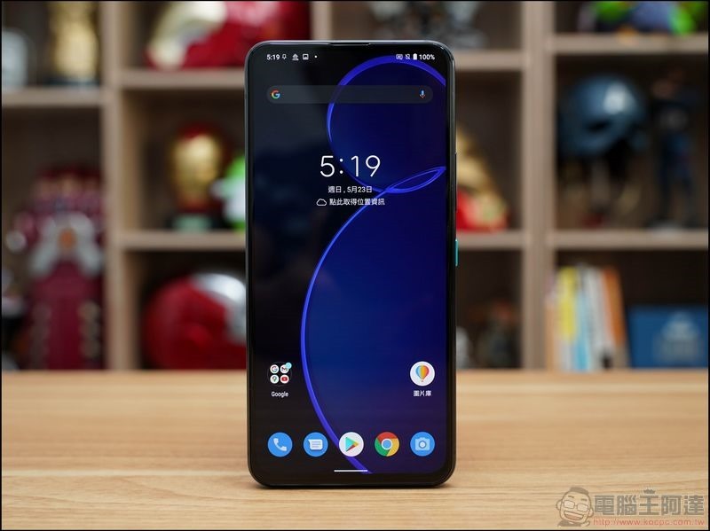 ASUS Zenfone 8 FLIP 開箱 - 01 ASUS Zenfone 8 FLIP 開箱 - 01