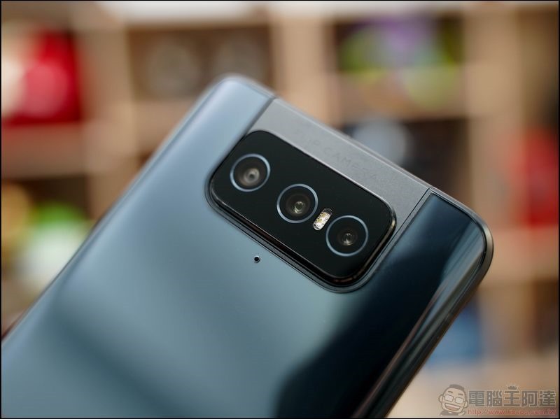 ASUS Zenfone 8 FLIP 開箱 - 03 ASUS Zenfone 8 FLIP 開箱 - 03