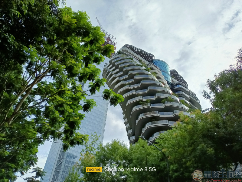 realme 8 5G 開箱動手玩|登入 5G・越級體驗!全台首搭載天璣 700 5G 處理器,全新夜景濾鏡、5000mAh 大電量 - 電腦王阿達 realme 8 5G 開箱動手玩|登入 5G・越級體驗!全台首搭載天璣 700 5G 處理器,全新夜景濾鏡、5000mAh 大電量 - 電腦王阿達