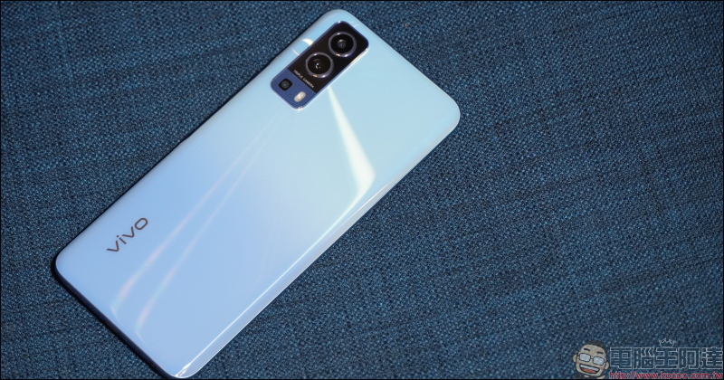 vivo Y52 5G 開箱動手玩|4800 萬像素相機、5G 雙卡雙待、5000mAh 大電量超持久續航的生活影像玩家 - 電腦王阿達 vivo Y52 5G 開箱動手玩|4800 萬像素相機、5G 雙卡雙待、5000mAh 大電量超持久續航的生活影像玩家 - 電腦王阿達