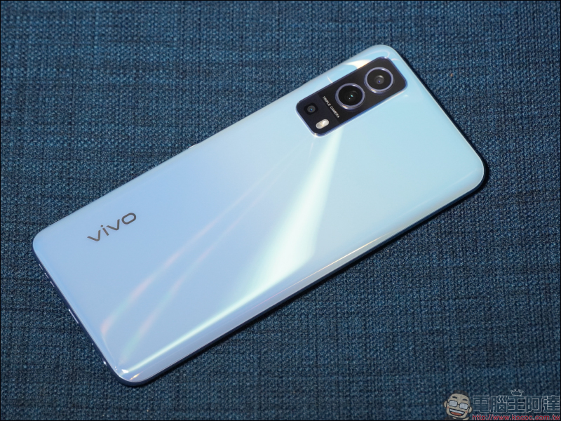 vivo Y52 5G 開箱動手玩|4800 萬像素相機、5G 雙卡雙待、5000mAh 大電量超持久續航的生活影像玩家 - 電腦王阿達 vivo Y52 5G 開箱動手玩|4800 萬像素相機、5G 雙卡雙待、5000mAh 大電量超持久續航的生活影像玩家 - 電腦王阿達