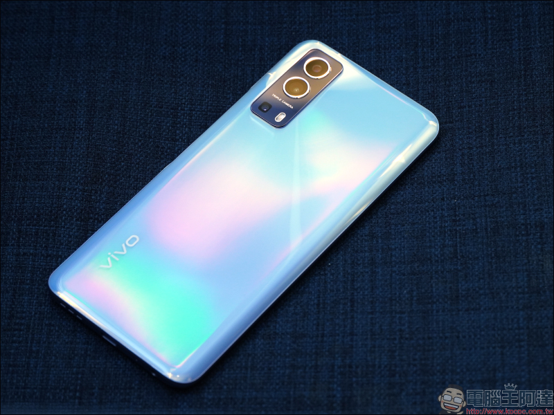 vivo Y52 5G 開箱動手玩|4800 萬像素相機、5G 雙卡雙待、5000mAh 大電量超持久續航的生活影像玩家 - 電腦王阿達 vivo Y52 5G 開箱動手玩|4800 萬像素相機、5G 雙卡雙待、5000mAh 大電量超持久續航的生活影像玩家 - 電腦王阿達