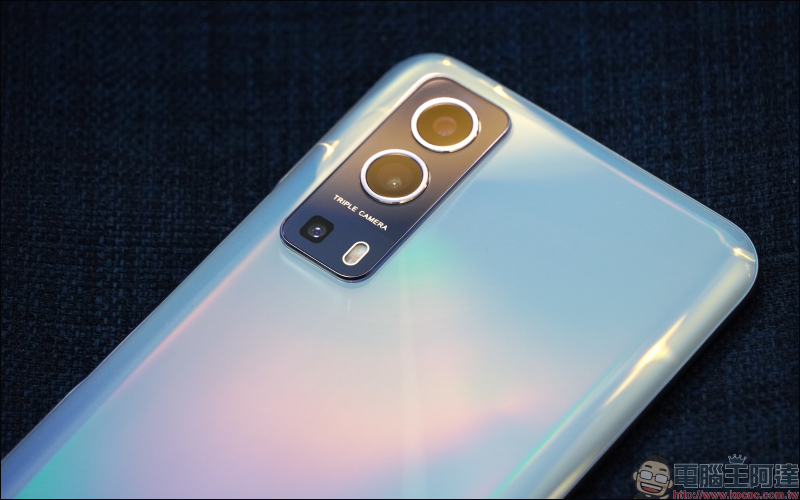 vivo Y52 5G 開箱動手玩|4800 萬像素相機、5G 雙卡雙待、5000mAh 大電量超持久續航的生活影像玩家 - 電腦王阿達 vivo Y52 5G 開箱動手玩|4800 萬像素相機、5G 雙卡雙待、5000mAh 大電量超持久續航的生活影像玩家 - 電腦王阿達
