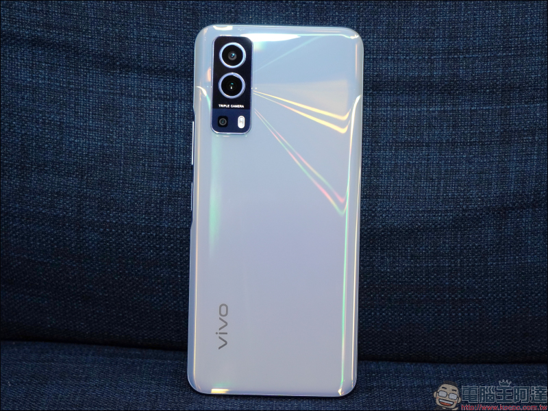 vivo Y52 5G 開箱動手玩|4800 萬像素相機、5G 雙卡雙待、5000mAh 大電量超持久續航的生活影像玩家 - 電腦王阿達 vivo Y52 5G 開箱動手玩|4800 萬像素相機、5G 雙卡雙待、5000mAh 大電量超持久續航的生活影像玩家 - 電腦王阿達