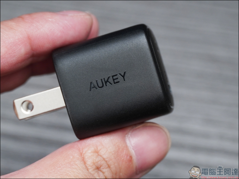 AUKEY Omnia 氮化鎵GaN系列充電器開箱動手玩|打造高品質數位生活, iPhone、iPad 、MacBook 系列快充必備! - 電腦王阿達 AUKEY Omnia 氮化鎵GaN系列充電器開箱動手玩|打造高品質數位生活, iPhone、iPad 、MacBook 系列快充必備! - 電腦王阿達
