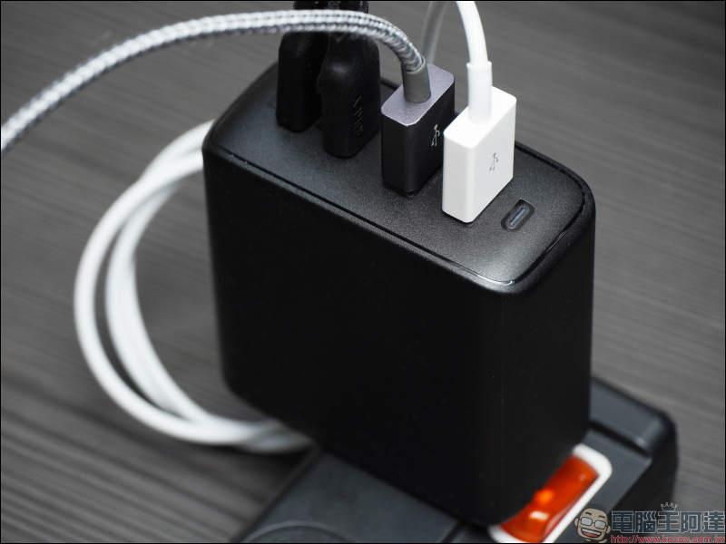 AUKEY Omnia 氮化鎵GaN系列充電器開箱動手玩|打造高品質數位生活, iPhone、iPad 、MacBook 系列快充必備! - 電腦王阿達 AUKEY Omnia 氮化鎵GaN系列充電器開箱動手玩|打造高品質數位生活, iPhone、iPad 、MacBook 系列快充必備! - 電腦王阿達