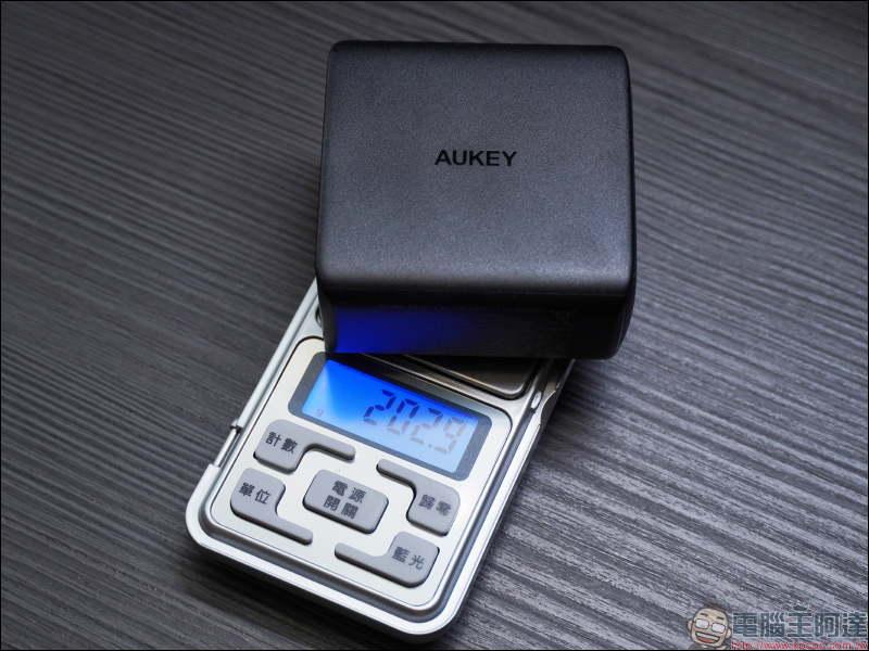 AUKEY Omnia 氮化鎵GaN系列充電器開箱動手玩|打造高品質數位生活, iPhone、iPad 、MacBook 系列快充必備! - 電腦王阿達 AUKEY Omnia 氮化鎵GaN系列充電器開箱動手玩|打造高品質數位生活, iPhone、iPad 、MacBook 系列快充必備! - 電腦王阿達