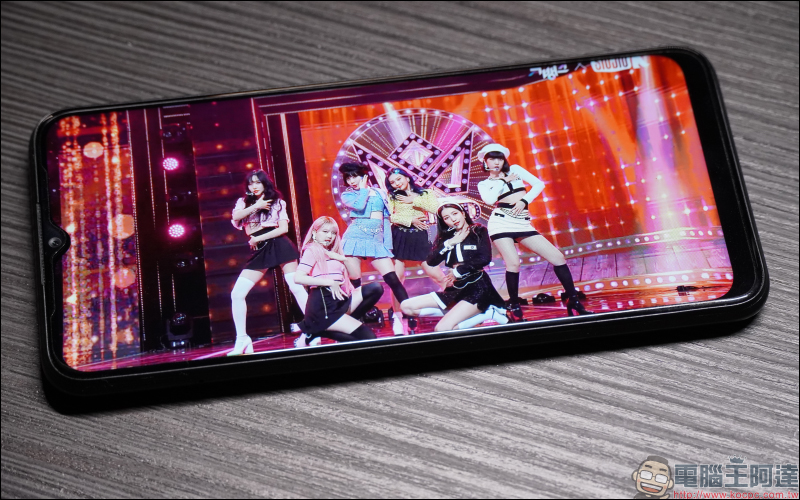 realme narzo 30A 開箱動手玩|6000mAh 超大電量平民遊戲機,四千有找 - 電腦王阿達 realme narzo 30A 開箱動手玩|6000mAh 超大電量平民遊戲機,四千有找 - 電腦王阿達