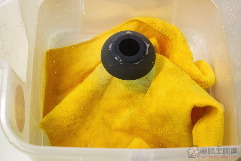 洗衣如何兼顧除菌除臭？WASHBO 洗衣球的 UV + TiO2 光觸媒幫你無腦輕鬆搞定！（開箱使用心得 / 評價 / 評測 / 動手玩） - 電腦王阿達
