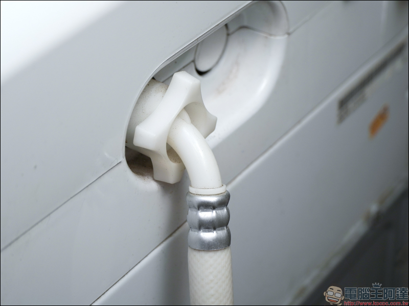 SAWAWA 淨衣專家「洗衣機專用微米氣泡產生器」動手玩| 100 億個微米氣泡、安裝容易,髒衣還原神器! - 電腦王阿達 SAWAWA 淨衣專家「洗衣機專用微米氣泡產生器」動手玩| 100 億個微米氣泡、安裝容易,髒衣還原神器! - 電腦王阿達