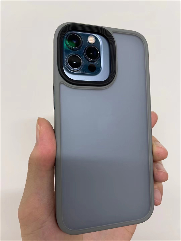 疑似 iPhone 13 Pro 系列保護殼曝光，相機模組面積相較前一代再放大 - 電腦王阿達