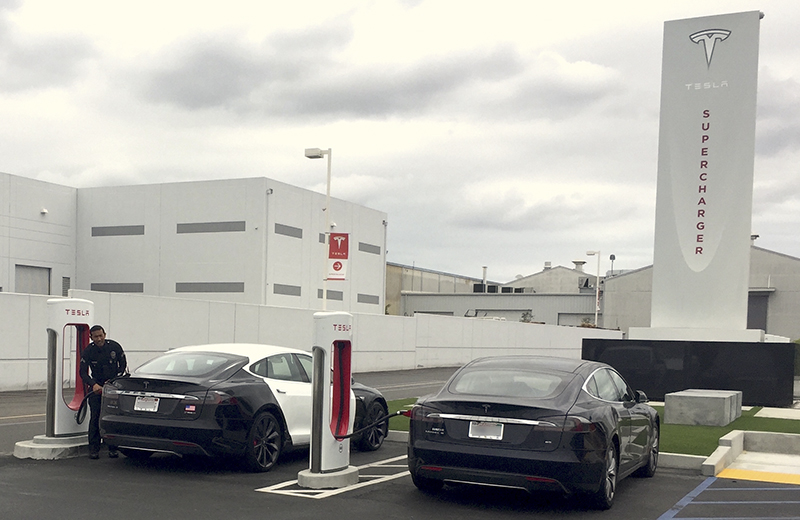Tesla 指標性的首個超充站將不再對外開放 - 電腦王阿達 Tesla 指標性的首個超充站將不再對外開放 - 電腦王阿達
