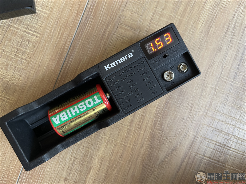 Kamera 超實用 5 款生活小物開箱|車用後座頭枕支架、萬用折疊手機夾、皮革防水桌墊、滾筒黏毛器、電池收納盒 - 電腦王阿達 Kamera 超實用 5 款生活小物開箱|車用後座頭枕支架、萬用折疊手機夾、皮革防水桌墊、滾筒黏毛器、電池收納盒 - 電腦王阿達