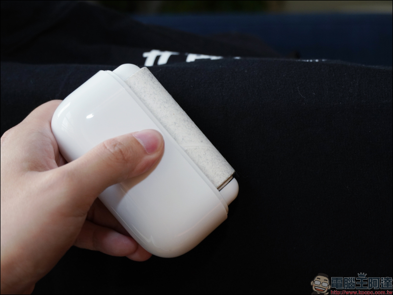 Kamera 超實用 5 款生活小物開箱|車用後座頭枕支架、萬用折疊手機夾、皮革防水桌墊、滾筒黏毛器、電池收納盒 - 電腦王阿達 Kamera 超實用 5 款生活小物開箱|車用後座頭枕支架、萬用折疊手機夾、皮革防水桌墊、滾筒黏毛器、電池收納盒 - 電腦王阿達