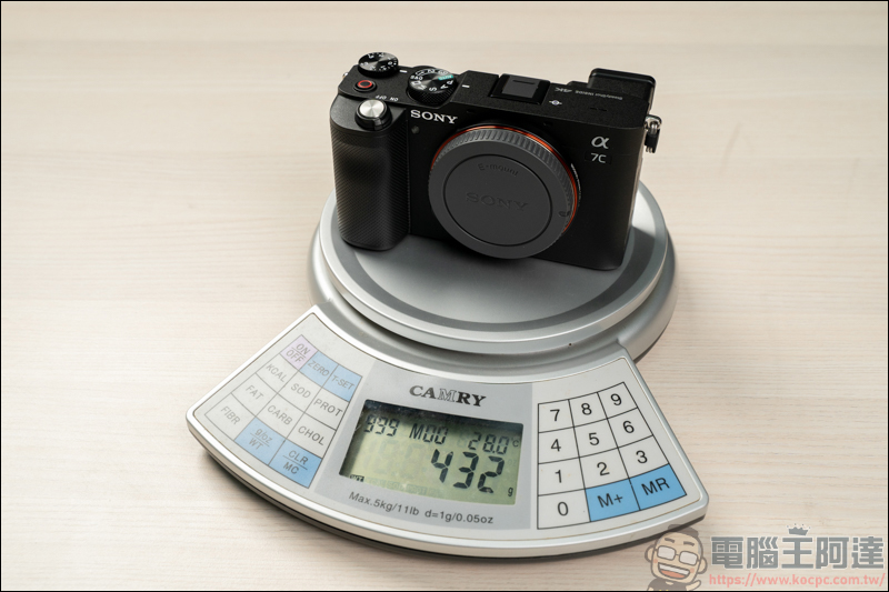 對焦快+翻轉螢幕!最輕巧全片幅單眼VLOG神器 SONY A7C 開箱 - 電腦王阿達 對焦快+翻轉螢幕!最輕巧全片幅單眼VLOG神器 SONY A7C 開箱 - 電腦王阿達