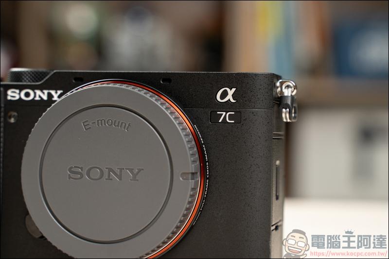 對焦快+翻轉螢幕!最輕巧全片幅單眼VLOG神器 SONY A7C 開箱 - 電腦王阿達 對焦快+翻轉螢幕!最輕巧全片幅單眼VLOG神器 SONY A7C 開箱 - 電腦王阿達