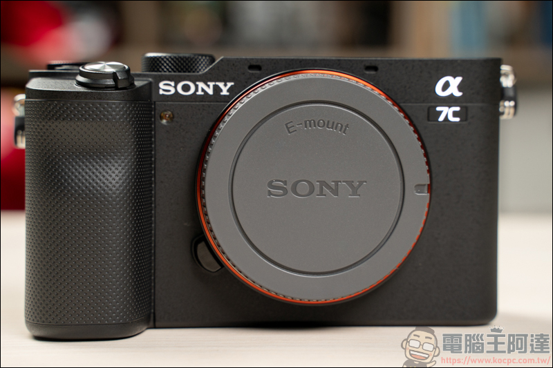 對焦快+翻轉螢幕!最輕巧全片幅單眼VLOG神器 SONY A7C 開箱 - 電腦王阿達 對焦快+翻轉螢幕!最輕巧全片幅單眼VLOG神器 SONY A7C 開箱 - 電腦王阿達
