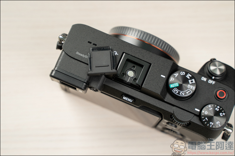 對焦快+翻轉螢幕!最輕巧全片幅單眼VLOG神器 SONY A7C 開箱 - 電腦王阿達 對焦快+翻轉螢幕!最輕巧全片幅單眼VLOG神器 SONY A7C 開箱 - 電腦王阿達