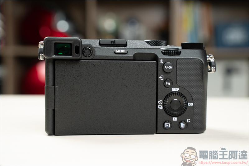 對焦快+翻轉螢幕!最輕巧全片幅單眼VLOG神器 SONY A7C 開箱 - 電腦王阿達 對焦快+翻轉螢幕!最輕巧全片幅單眼VLOG神器 SONY A7C 開箱 - 電腦王阿達