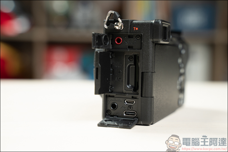 對焦快+翻轉螢幕!最輕巧全片幅單眼VLOG神器 SONY A7C 開箱 - 電腦王阿達 對焦快+翻轉螢幕!最輕巧全片幅單眼VLOG神器 SONY A7C 開箱 - 電腦王阿達