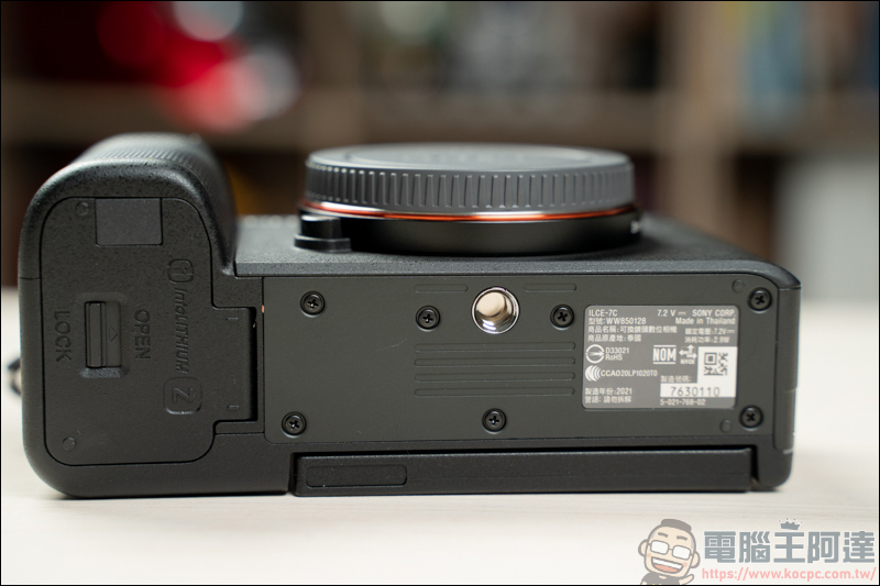 對焦快+翻轉螢幕!最輕巧全片幅單眼VLOG神器 SONY A7C 開箱 - 電腦王阿達 對焦快+翻轉螢幕!最輕巧全片幅單眼VLOG神器 SONY A7C 開箱 - 電腦王阿達
