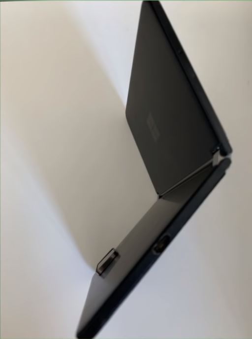 Surface Duo 2 實機照洩漏,三鏡頭上身 - 電腦王阿達 Surface Duo 2 實機照洩漏,三鏡頭上身 - 電腦王阿達