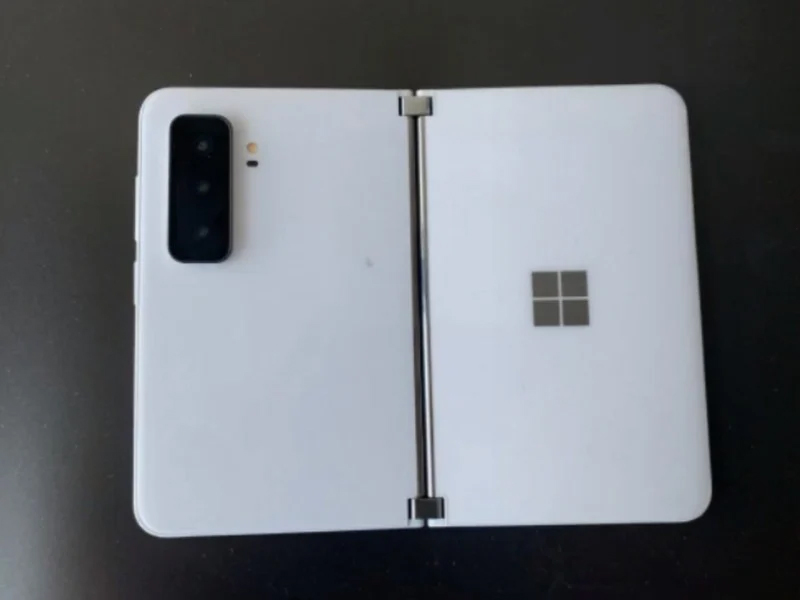 Surface Duo 2 實機照洩漏，三鏡頭上身 - 電腦王阿達