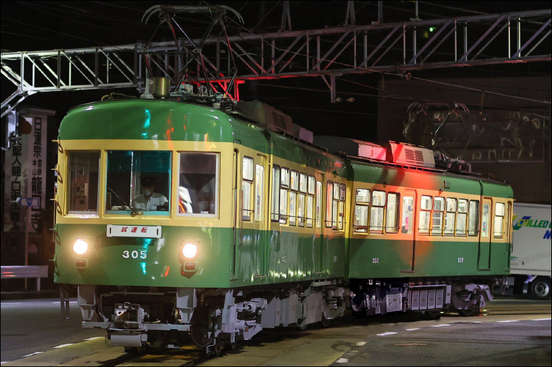 日本電車老外爆紅, Taco 餐廳老闆騎車揮手與江之島電車同框出現惹怒鐵道迷,大量迷因在網路瘋傳 - 電腦王阿達 日本電車老外爆紅, Taco 餐廳老闆騎車揮手與江之島電車同框出現惹怒鐵道迷,大量迷因在網路瘋傳 - 電腦王阿達