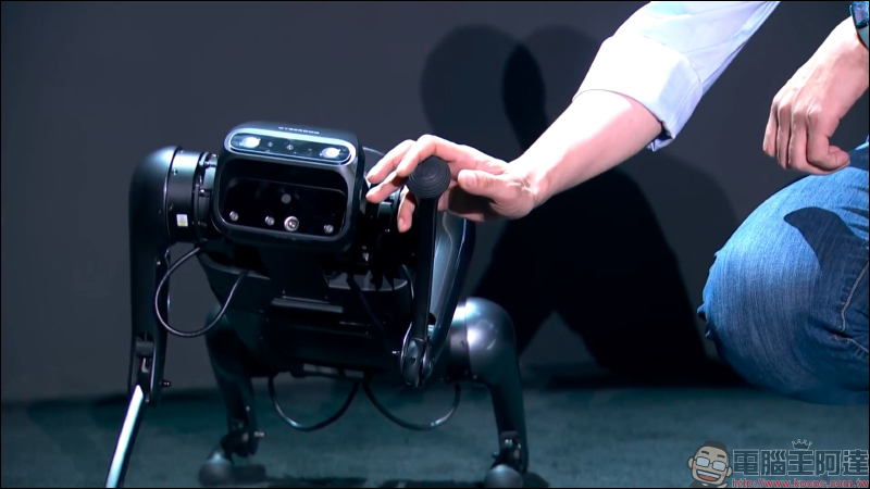 小米 CyberDog 仿生四足機器人初次亮相:正式踏入機器人領域,持續探索未來科技 - 電腦王阿達 小米 CyberDog 仿生四足機器人初次亮相:正式踏入機器人領域,持續探索未來科技 - 電腦王阿達