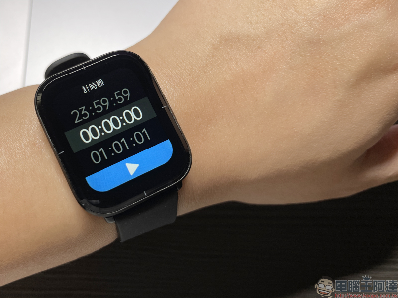 Mibro Color 小米生態鏈智慧手錶開箱｜1.57 吋大螢幕，支持心率與血氧監測、5ATM 防水、14 天持久續航 - 電腦王阿達