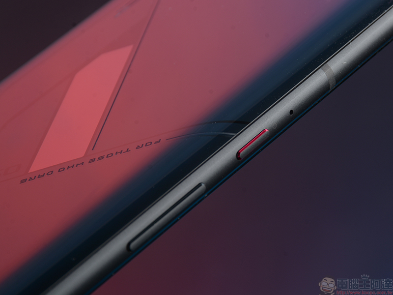 ROG Phone 5s Pro 開箱體驗:狂野效能讓你戰無不勝(評價 評測 動手玩) - 電腦王阿達 ROG Phone 5s Pro 開箱體驗:狂野效能讓你戰無不勝(評價 評測 動手玩) - 電腦王阿達