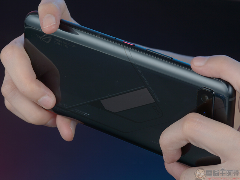 ROG Phone 5s Pro 開箱體驗:狂野效能讓你戰無不勝(評價 評測 動手玩) - 電腦王阿達 ROG Phone 5s Pro 開箱體驗:狂野效能讓你戰無不勝(評價 評測 動手玩) - 電腦王阿達