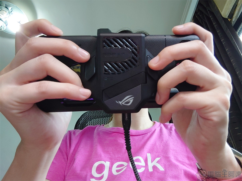 ROG Phone 5s Pro 開箱體驗:狂野效能讓你戰無不勝(評價 評測 動手玩) - 電腦王阿達 ROG Phone 5s Pro 開箱體驗:狂野效能讓你戰無不勝(評價 評測 動手玩) - 電腦王阿達