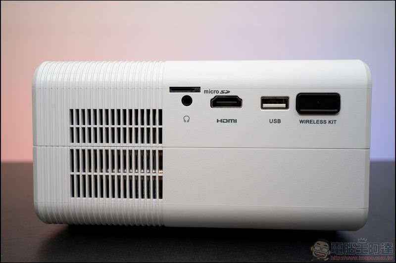 ROLY M2 多功能微型投影機 開箱 - 10 ROLY M2 多功能微型投影機 開箱 - 10