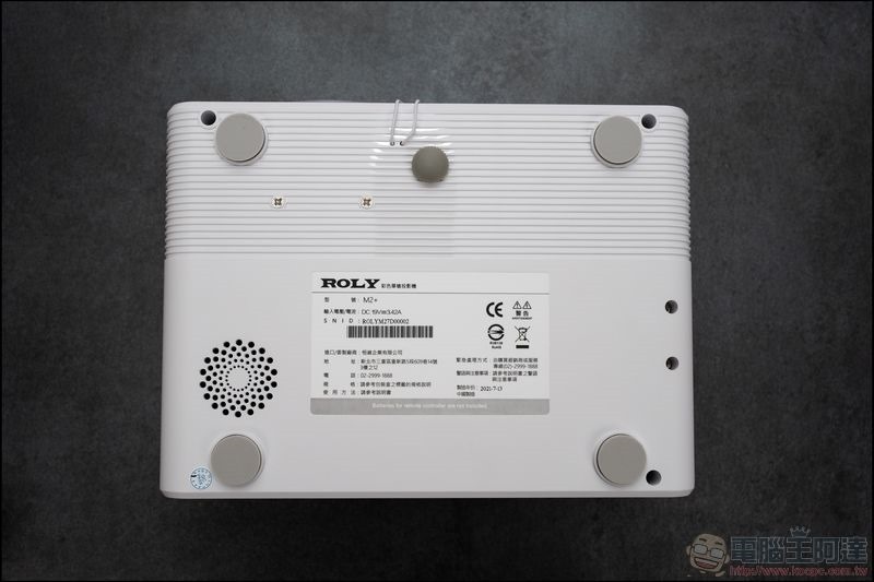 ROLY M2  多功能微型投影機 開箱 - 13