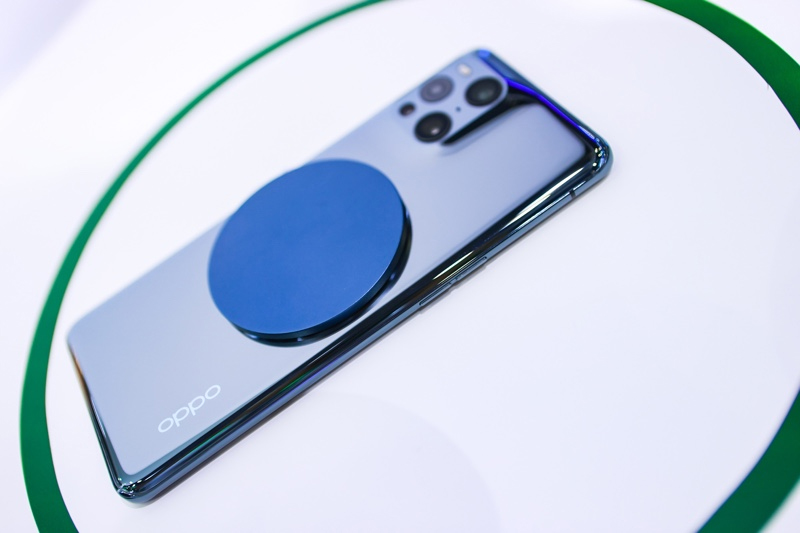 OPPO 展示可支援 20W 無線充電 MagVOOC 磁吸閃充技術與隔空充電原型 - 電腦王阿達 OPPO 展示可支援 20W 無線充電 MagVOOC 磁吸閃充技術與隔空充電原型 - 電腦王阿達