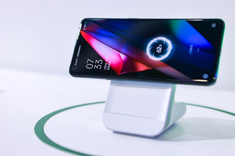 無線充電處處可見,但它對你的電池有害嗎? - 電腦王阿達 無線充電處處可見,但它對你的電池有害嗎? - 電腦王阿達